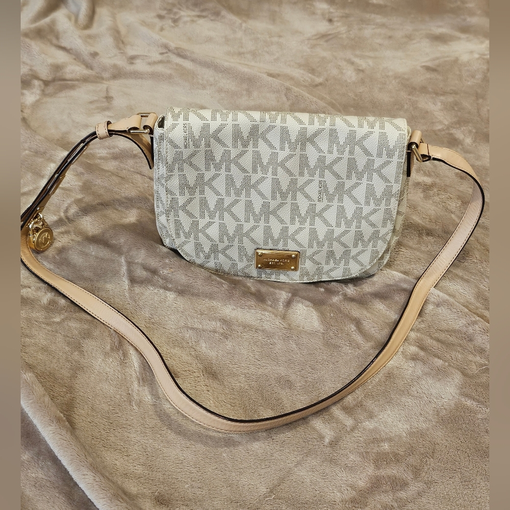 Never Worn Michael Kors Tan/creamCrossbody Bag
